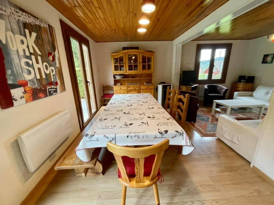 Le Bois Joli Chalet 4 Etoiles Cledicihome Cadre Paisible En Lisiere De Foret Gerardmer Room photo
